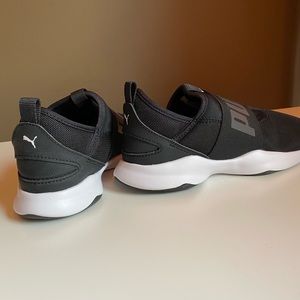 Puma Dare Wn’s soft foam black and white